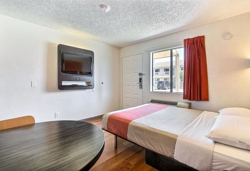 Motel 6 Oakland, Ca   Airport