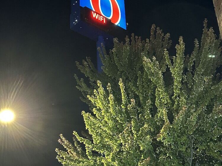 Motel 6greensboro, Nc  Airport