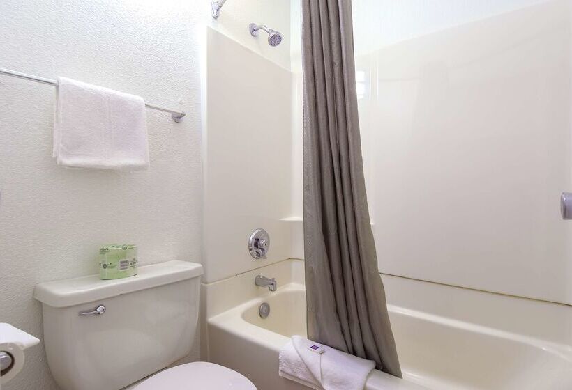 فندق على الطريق Park Inn By Radisson, Las Vegas Boulder Hwy