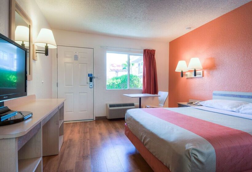 فندق على الطريق Park Inn By Radisson, Las Vegas Boulder Hwy