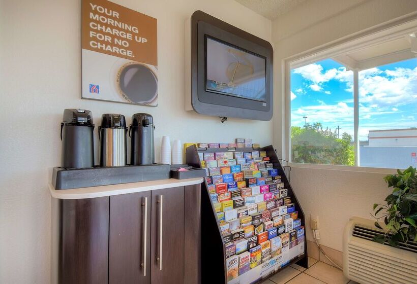 فندق على الطريق Park Inn By Radisson, Las Vegas Boulder Hwy