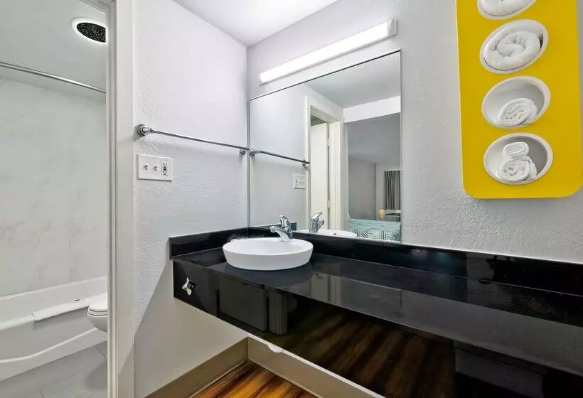 Motel 6plano, Tx  Plano Northeast