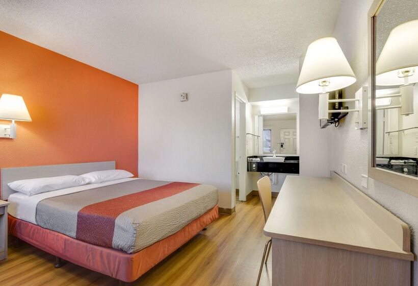 Motel 6tempe, Az  Broadway  Asu