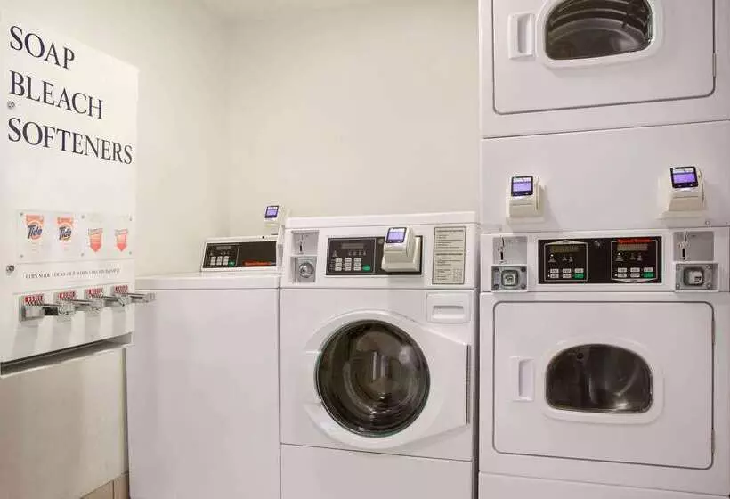 모텔 Howard Johnson By Wyndham Harrisonburg