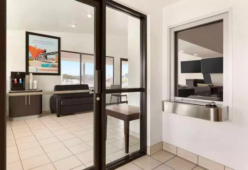 모텔 Howard Johnson By Wyndham Harrisonburg