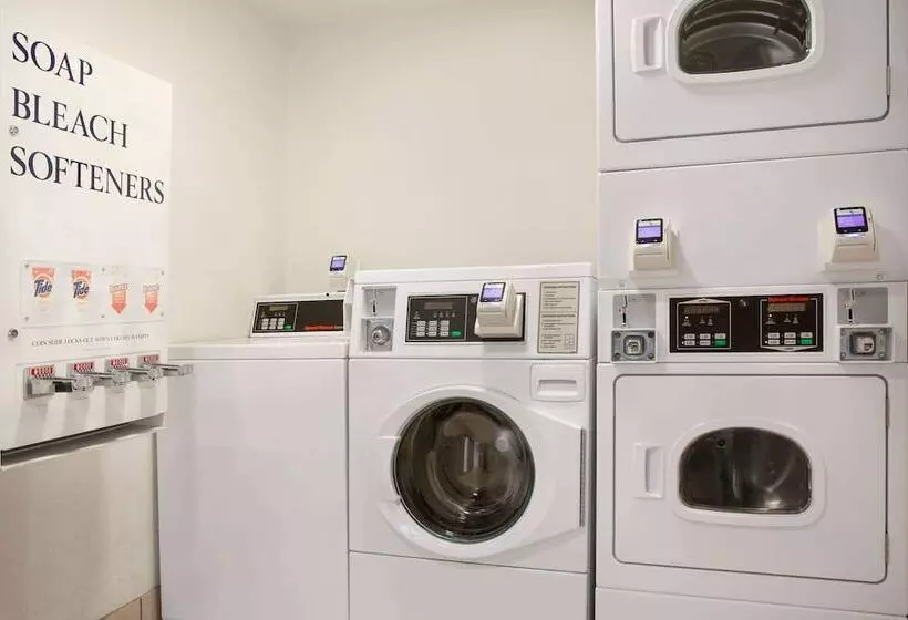 모텔 Howard Johnson By Wyndham Harrisonburg