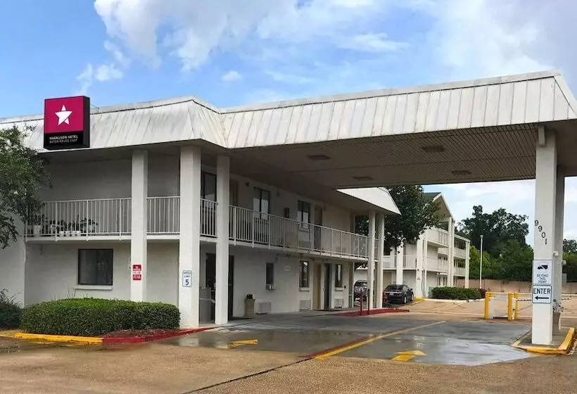 モーテル Super 6 Inn & Suites Baton Rouge