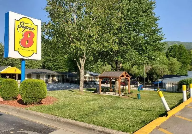 Motel Super 8 By Wyndham Asheville/biltmore