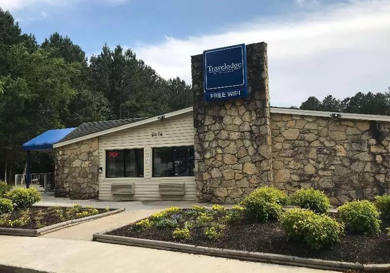モーテル Travelodge By Wyndham Fayetteville