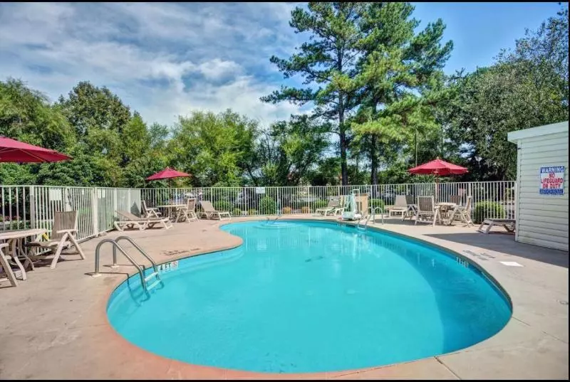 モーテル Travelodge By Wyndham Fayetteville
