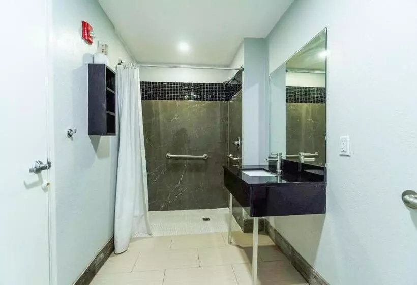 Мотель Xpress Inn & Extended Stays