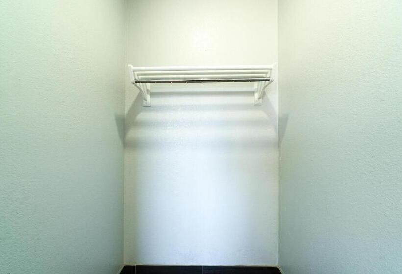 Мотель Xpress Inn & Extended Stays