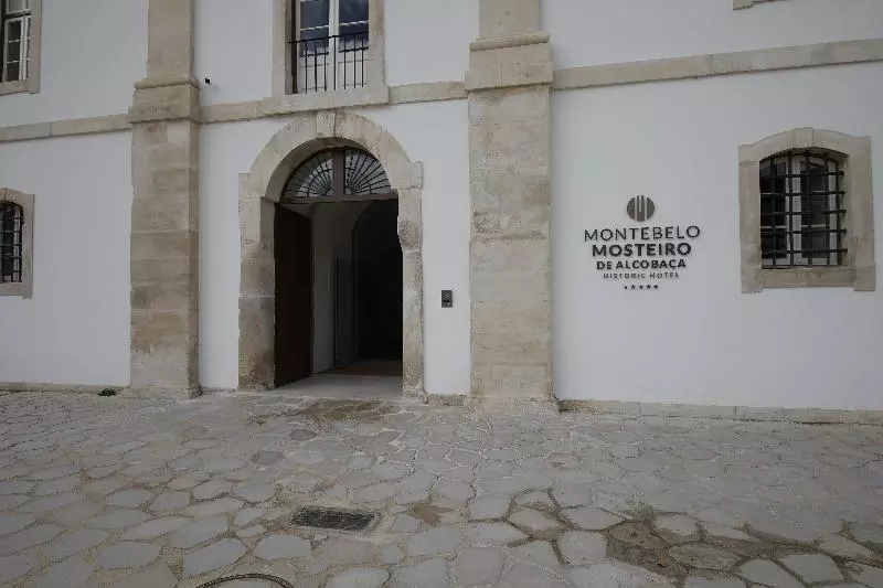 ホテル Montebelo Mosteiro de Alcobaça Historic