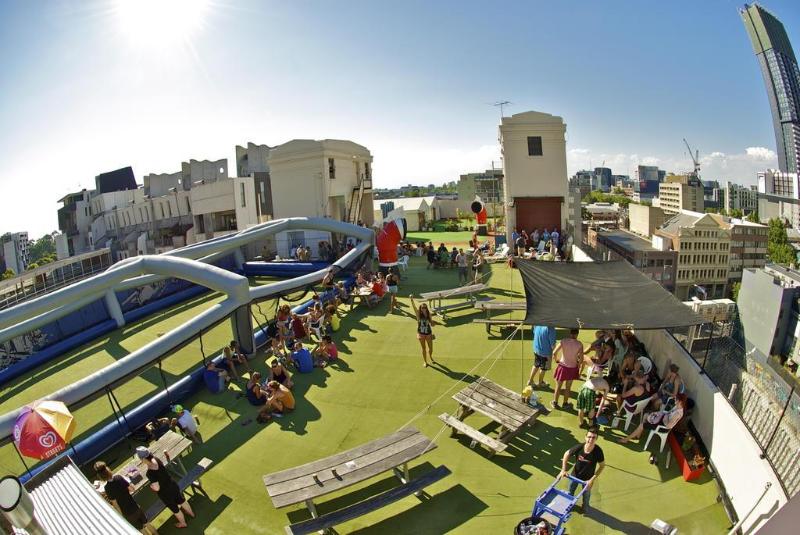 فندق صغير The Village Melbourne