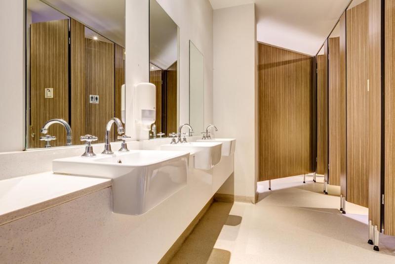 فندق صغير The Village Melbourne