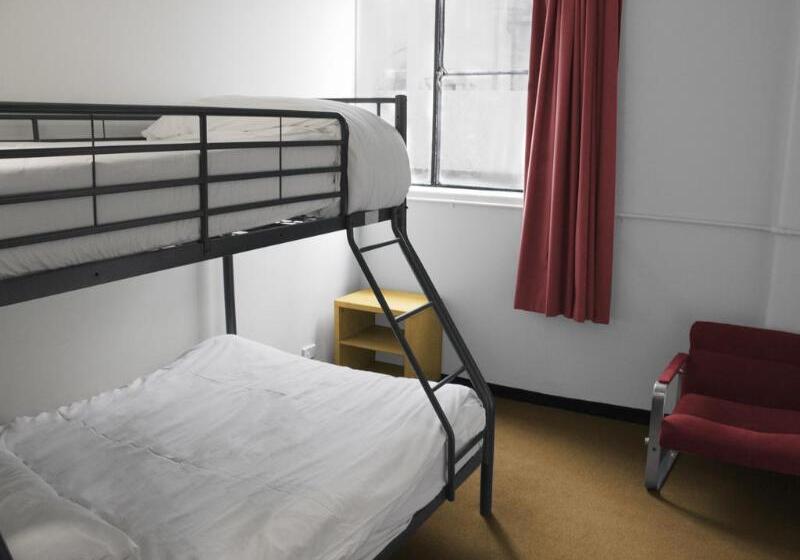 فندق صغير The Village Melbourne