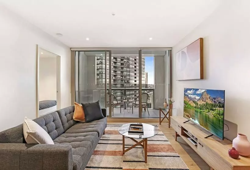 Astra Apartments Docklands