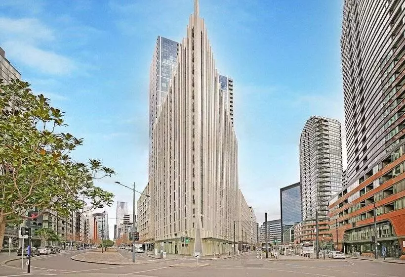 Astra Apartments Docklands