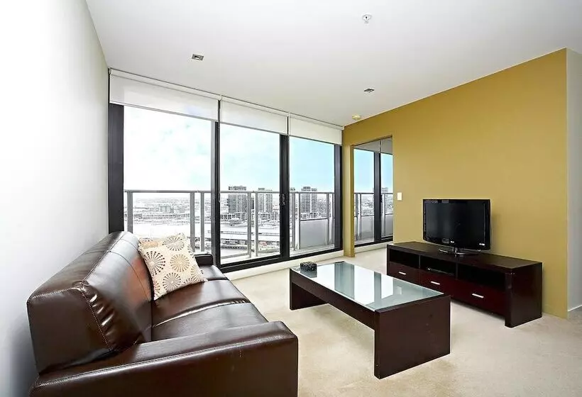 Astra Apartments Docklands