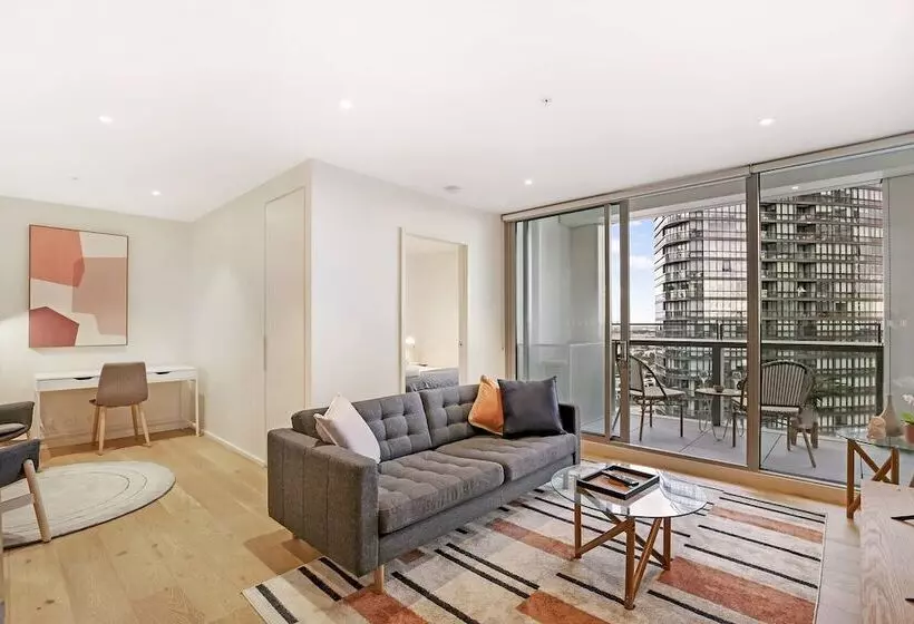 Astra Apartments Docklands