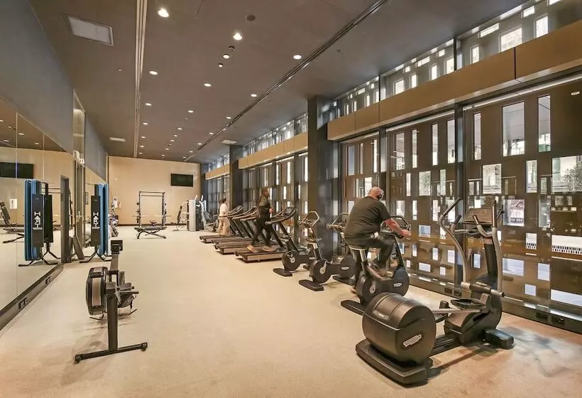 Astra Apartments Docklands