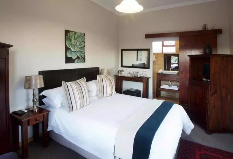 تختخواب و صبحانه Sea Whisper Guest House