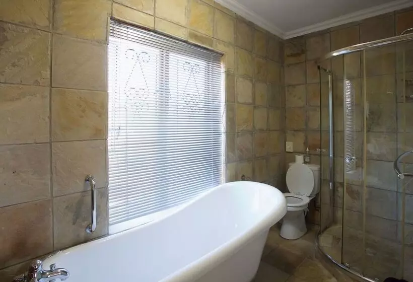 تختخواب و صبحانه Sea Whisper Guest House