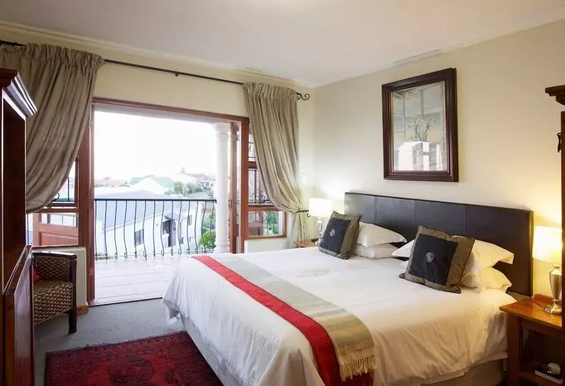 تختخواب و صبحانه Sea Whisper Guest House