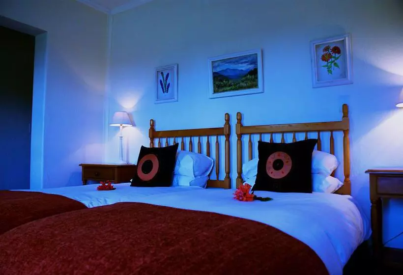 مبيت وإفطار Tarn Country House