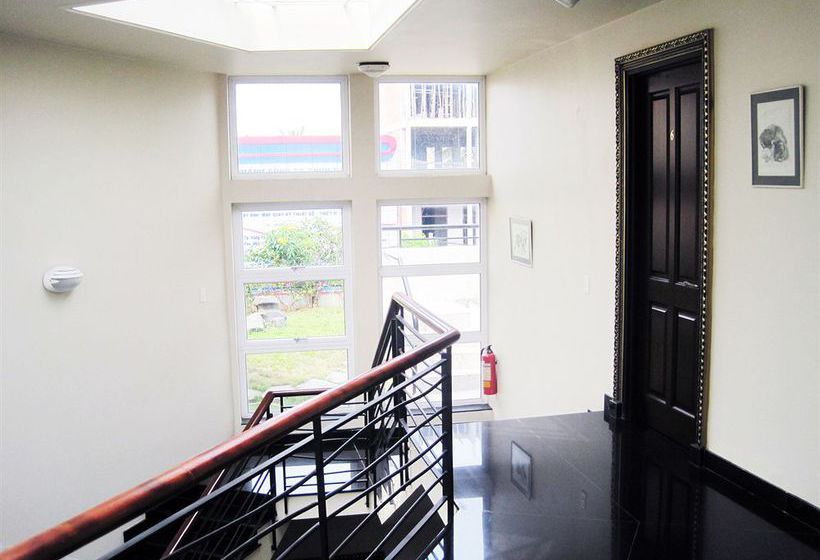 تختخواب و صبحانه The Buffalo Inn