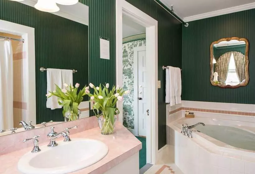 Bed and Breakfast The Inn At Ormsby Hill