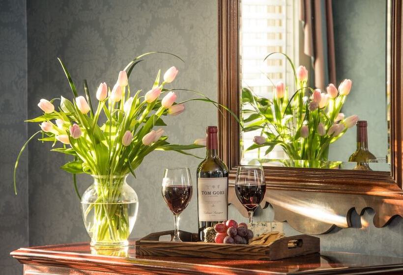 住宿加早餐  The Inn At Ormsby Hill