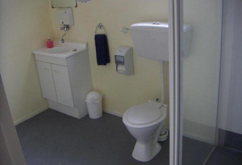 Camellia Court Family Motel