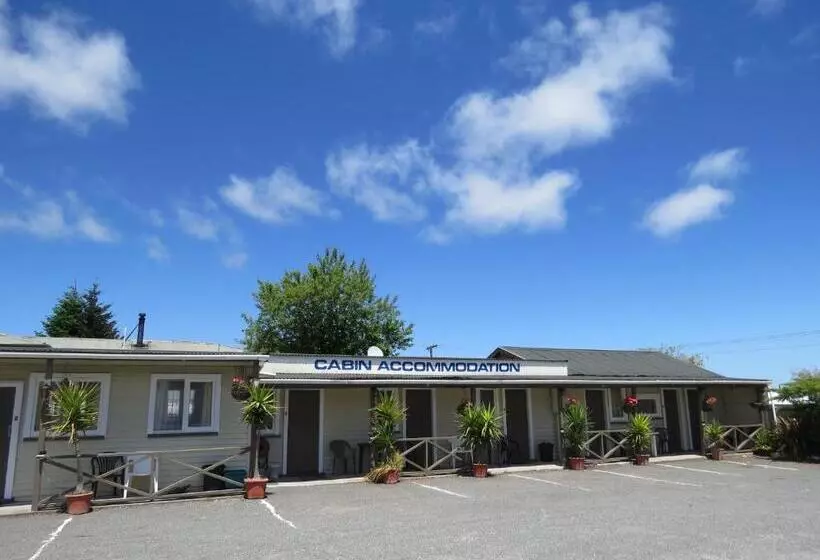 Camellia Court Family Motel