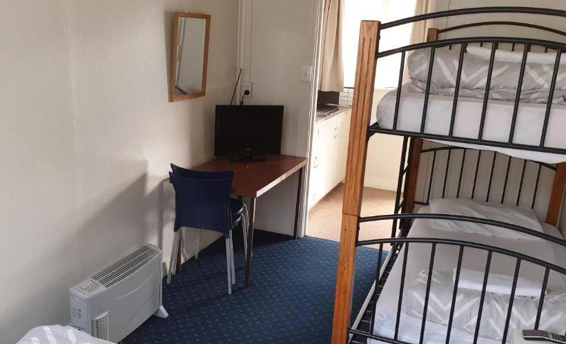 Camellia Court Family Motel