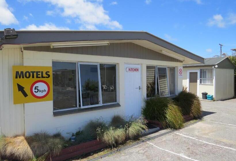 Camellia Court Family Motel