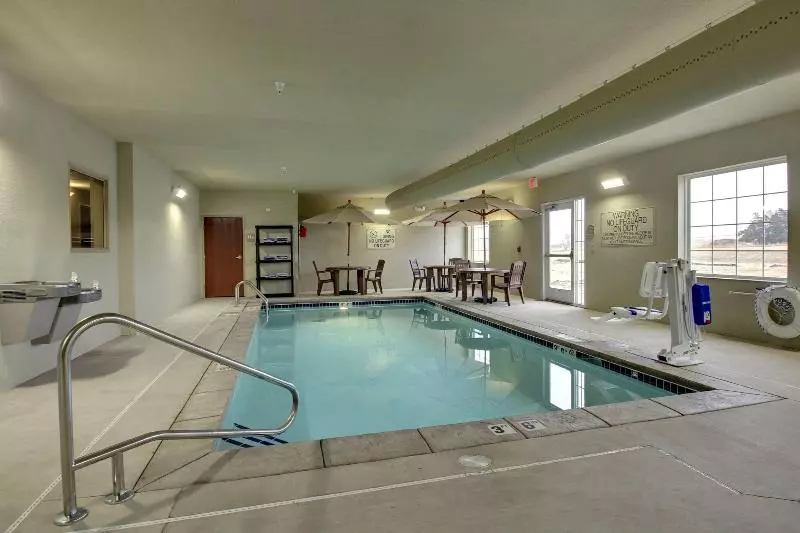 Cobblestone Hotel & Suites   Broken Bow