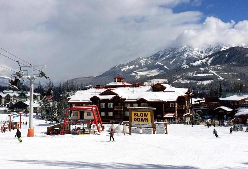 هتل Cornerstone Lodge By Park Vacation Management