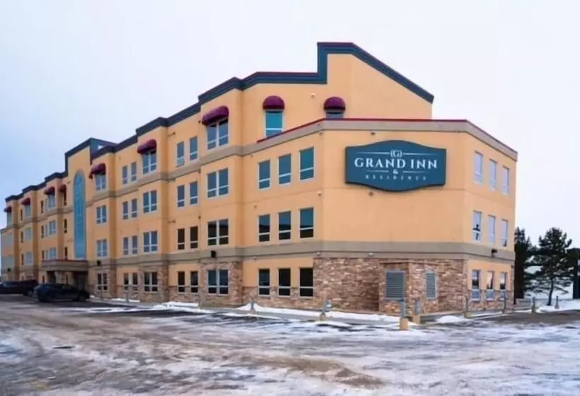 هتل Grand Inn & Residence Grande Prairie