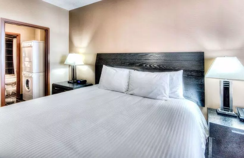 هتل Grand Inn & Residence Grande Prairie