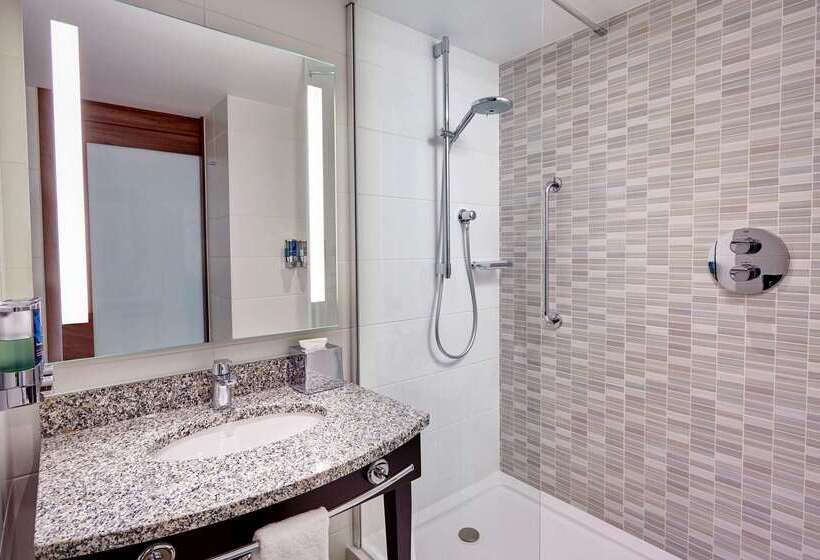 فندق Hampton By Hilton Bournemouth