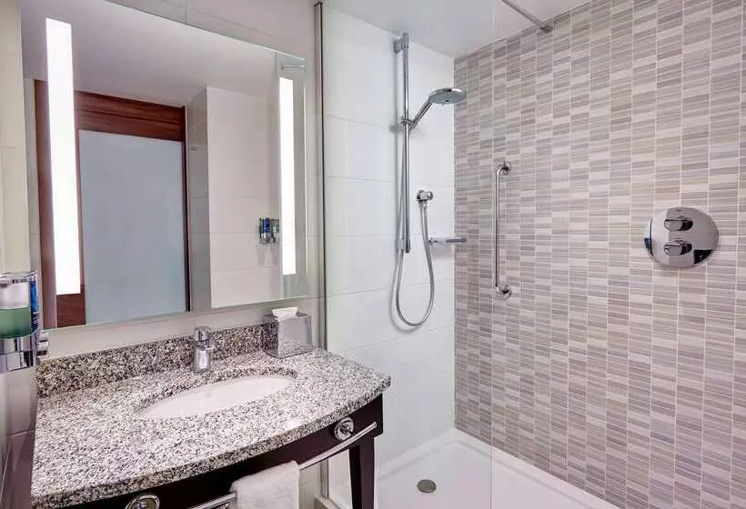 בית מלון כפרי Hampton By Hilton Bournemouth