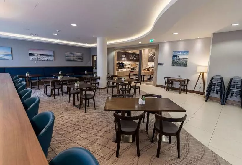 בית מלון כפרי Hampton By Hilton Bournemouth