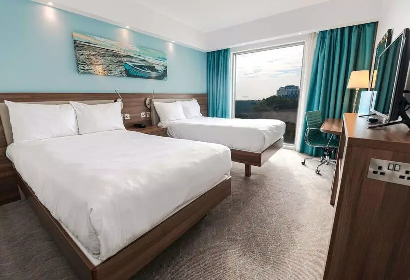 בית מלון כפרי Hampton By Hilton Bournemouth