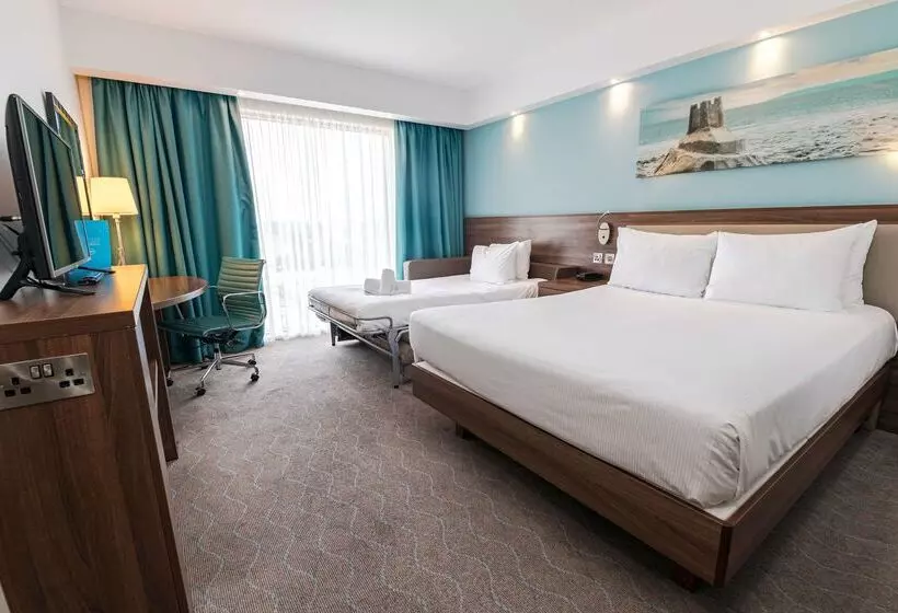 בית מלון כפרי Hampton By Hilton Bournemouth