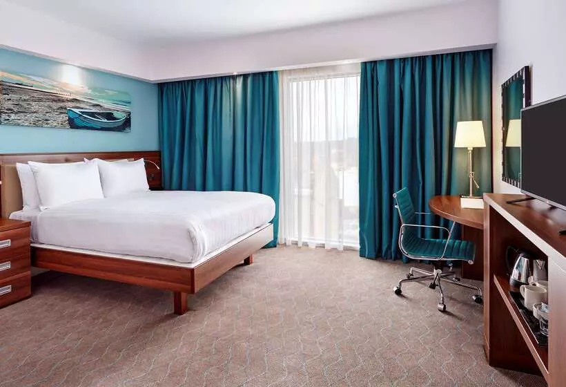 בית מלון כפרי Hampton By Hilton Bournemouth