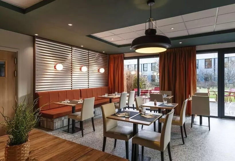 Отель Ibis Lyon Est Meyzieu