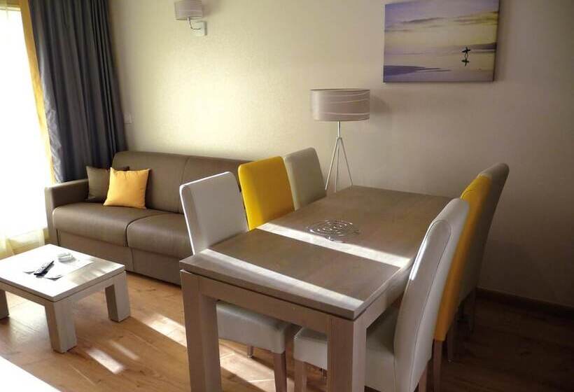 Отель Lagrange Vacances Les Patios Eugenie