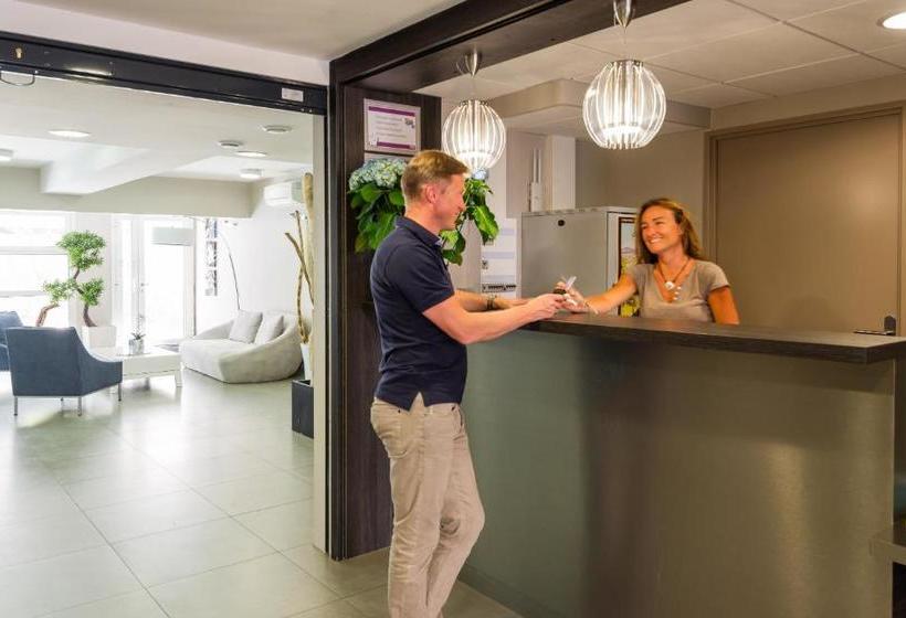 Отель Lagrange Vacances Les Patios Eugenie