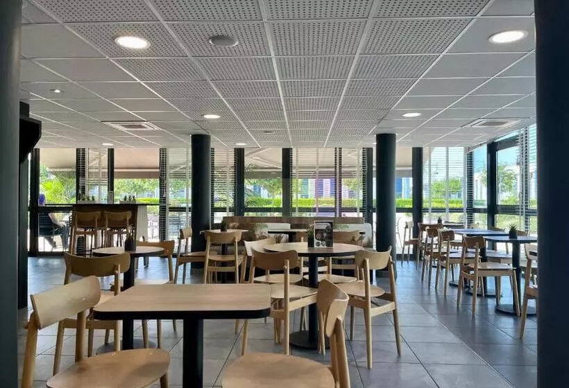 B&b Hotel Lyon Aéroport Saint Quentin Fallavier